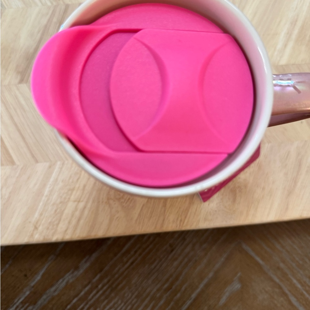 Barbie Glamorous Pink and Gold Accent Mug - Picture 7 of 10